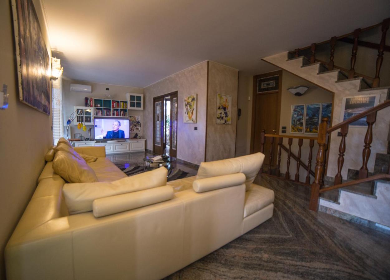 Villa Ivana Desenzano del Garda Luaran gambar