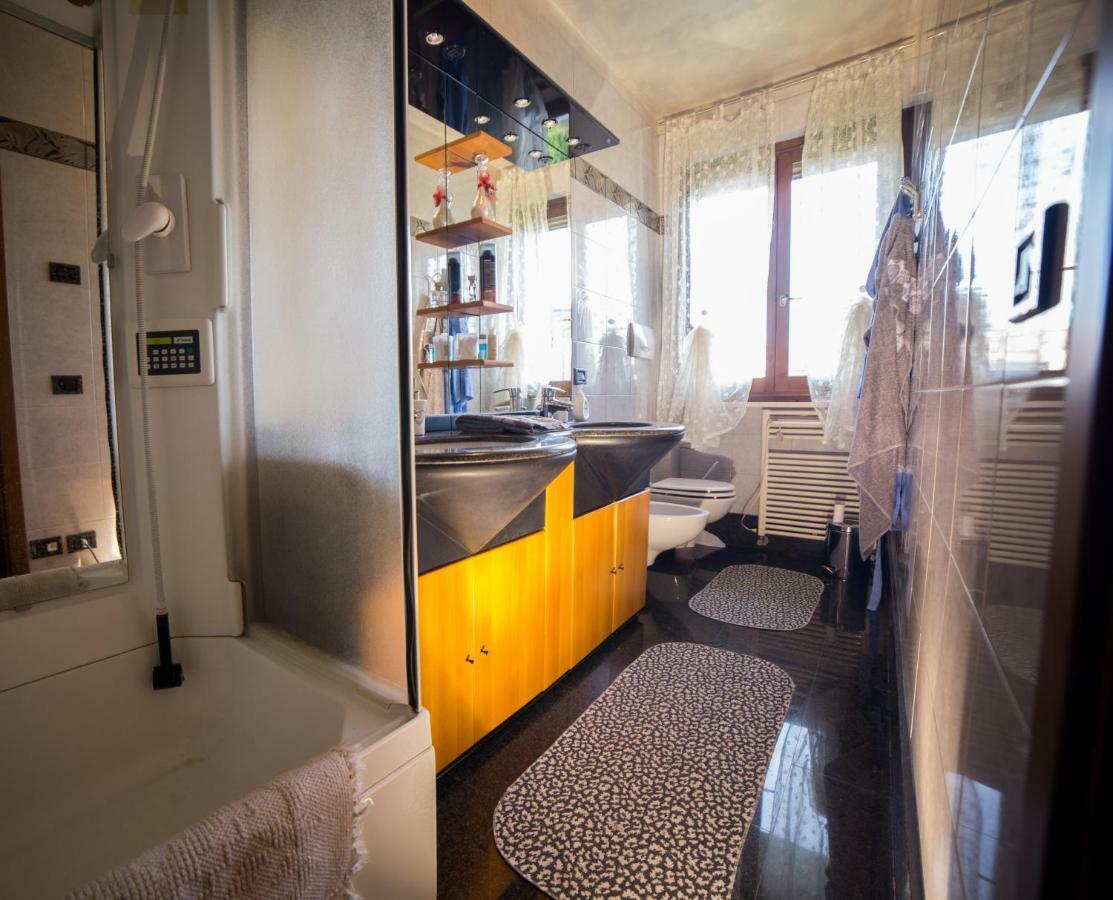 Villa Ivana Desenzano del Garda Luaran gambar