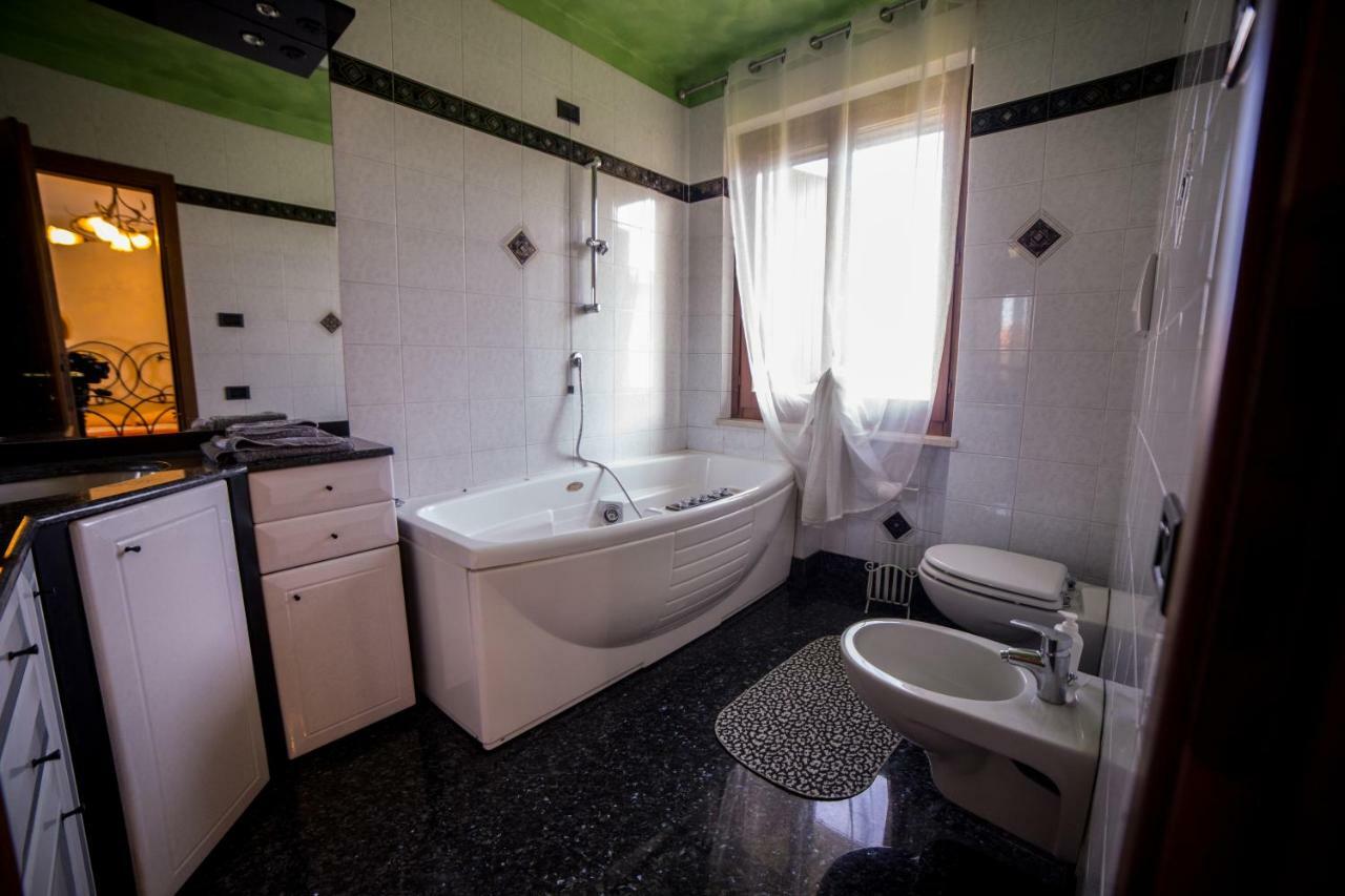Villa Ivana Desenzano del Garda Luaran gambar